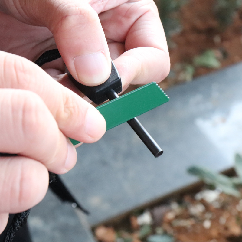 Ferro Rod Striker - عصا مغنيسيوم صغيرة محمولة من الصوان