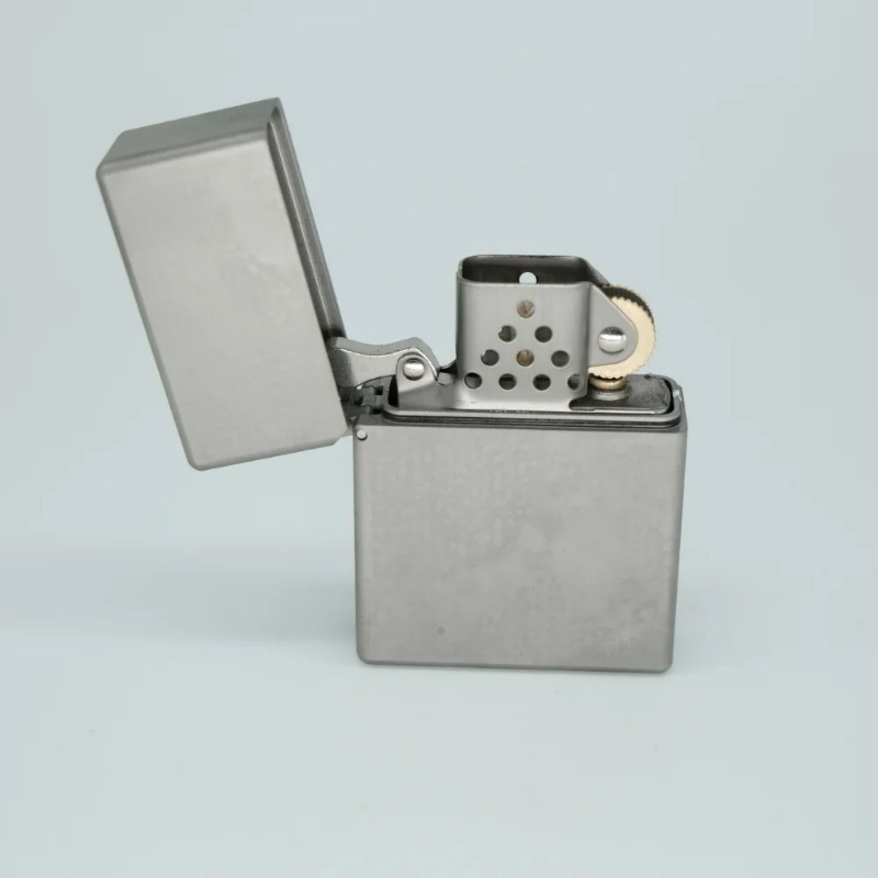 ولاعة زورو الجديدة بهيكل من سب - مراجعة Lighter Insert Zippo وسعره