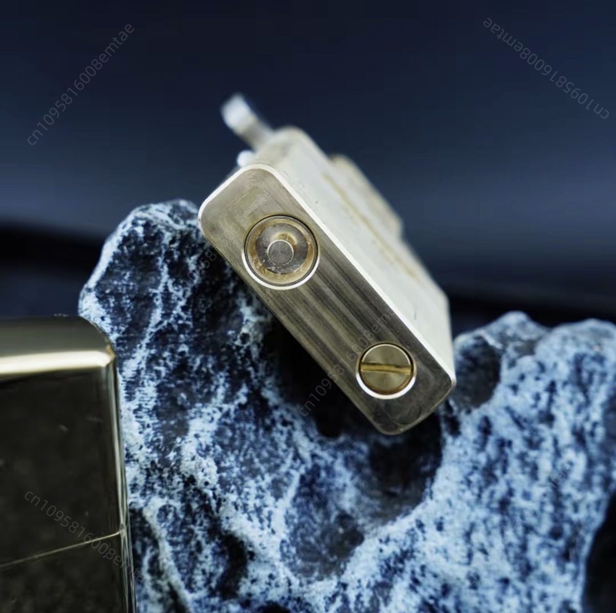 ولاعة وقود جديدة مصنوعة من الن - مراجعة Lighter Insert Zippo وسعره