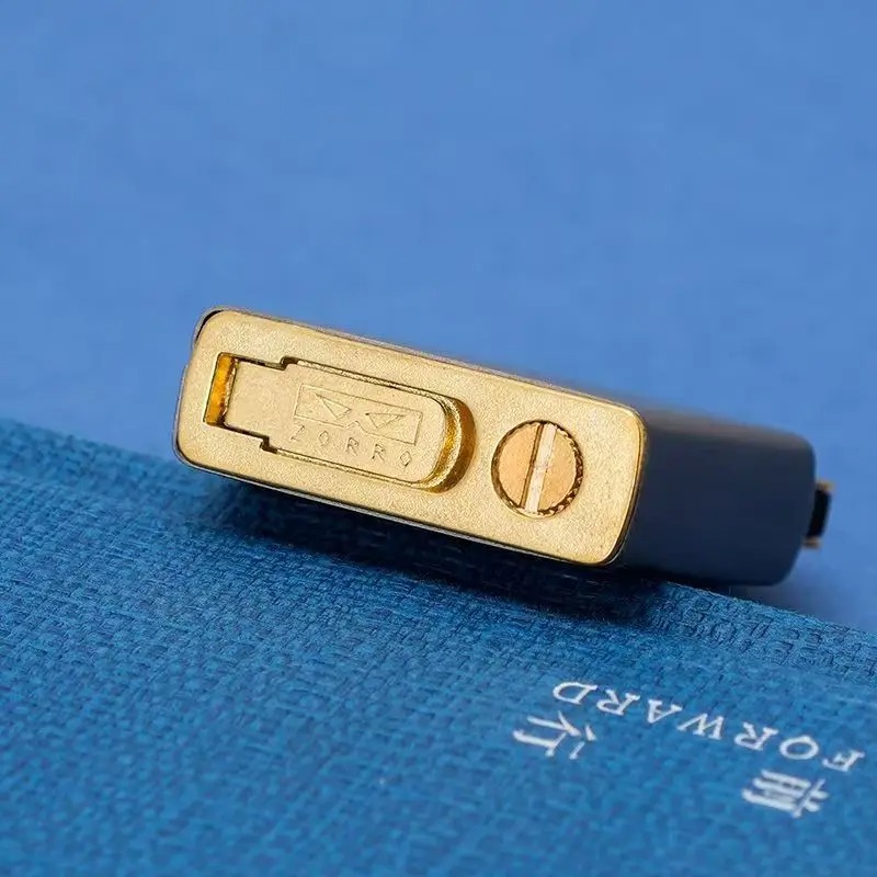 حركة ولاعة من التيتانيوم النقي - مراجعة Lighter Insert Zippo وسعره